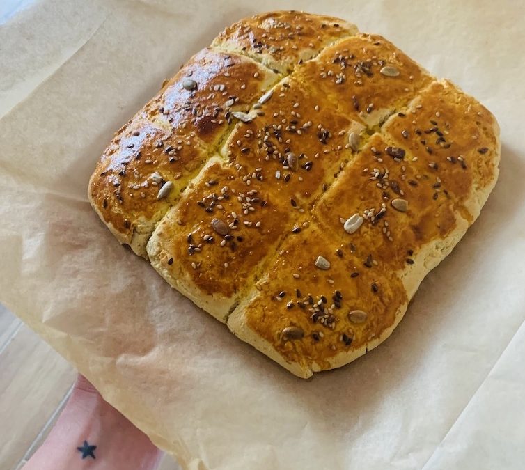 Kruh s češnjakom i ružmarinom